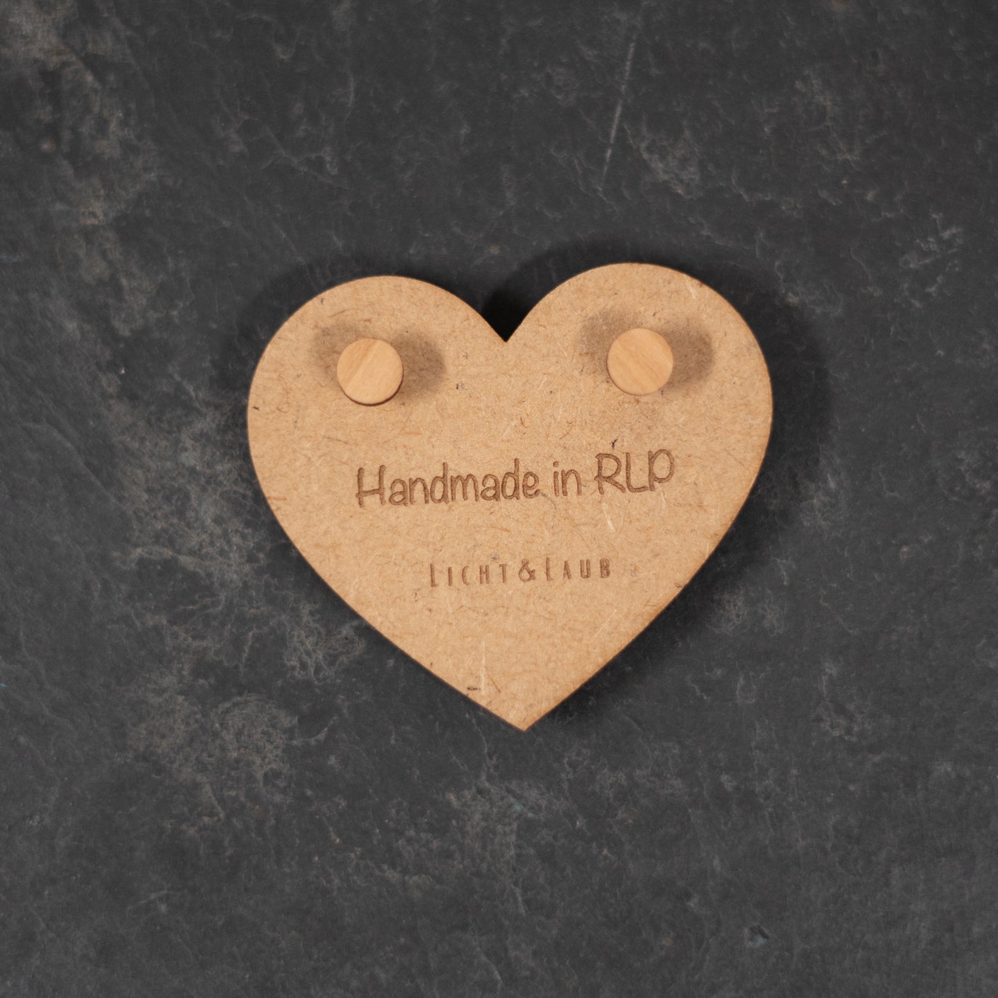 Sphere – Runde Ohrstecker aus Holz – Kirschholz