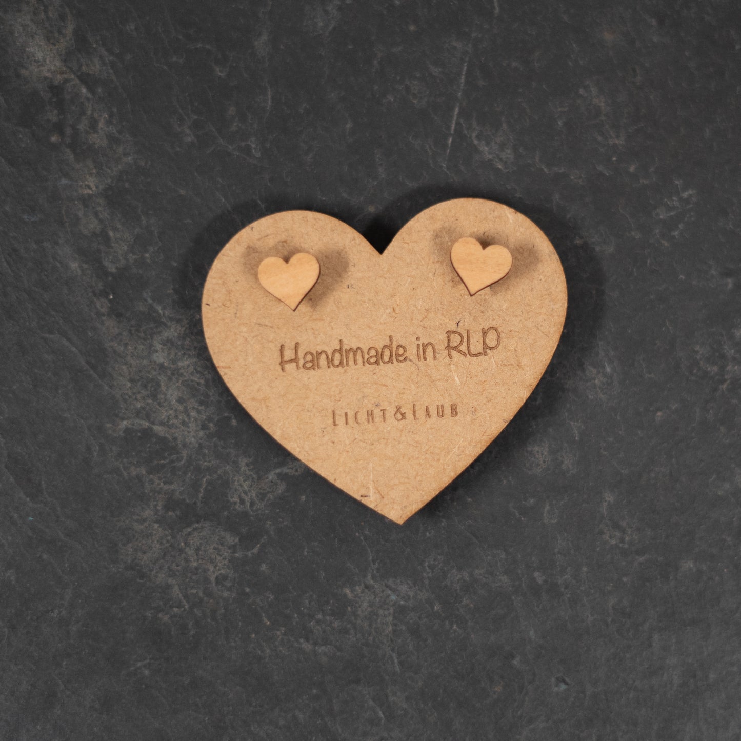 Core – Herz Ohrstecker aus Holz – Kirschholz