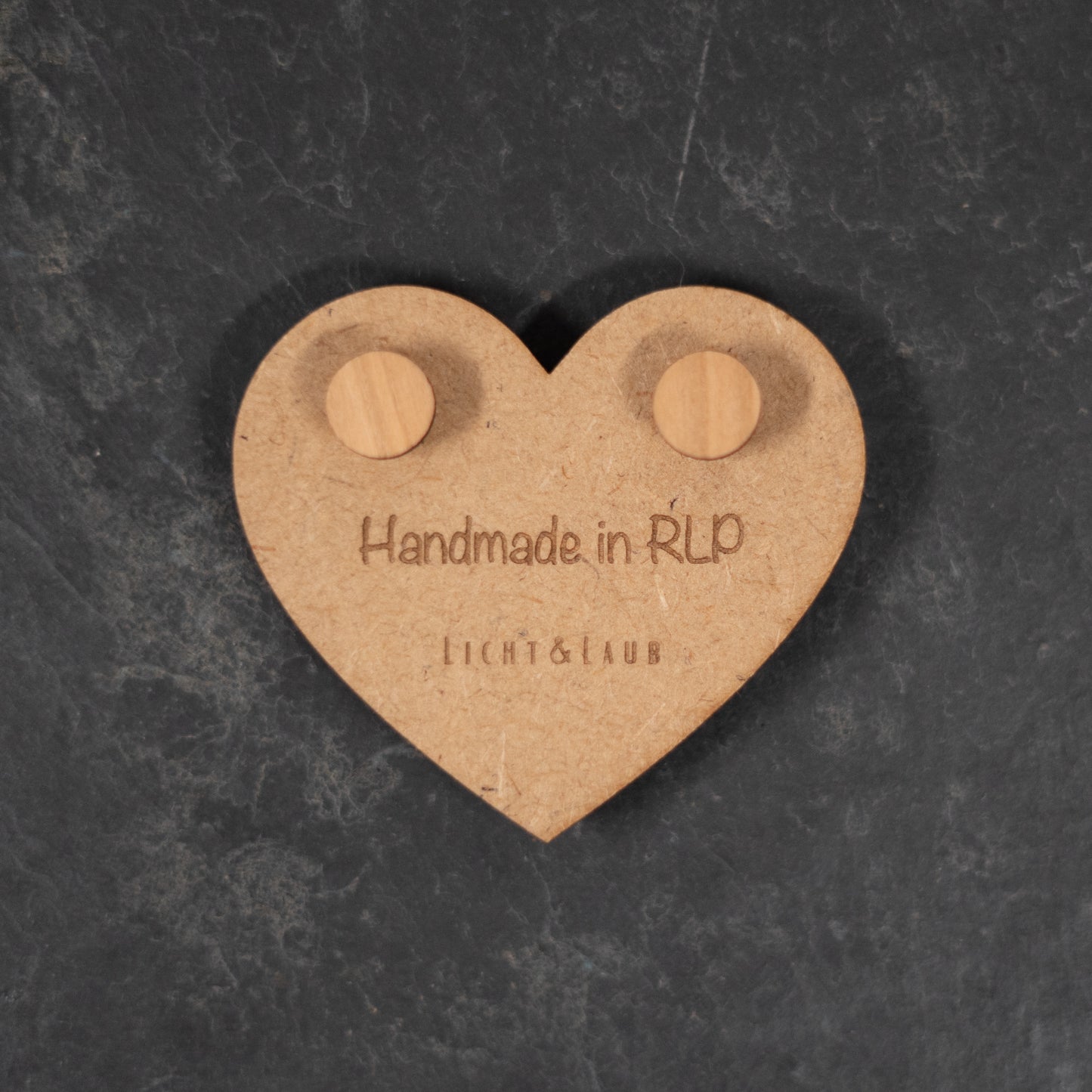 Sphere – Runde Ohrstecker aus Holz – Kirschholz
