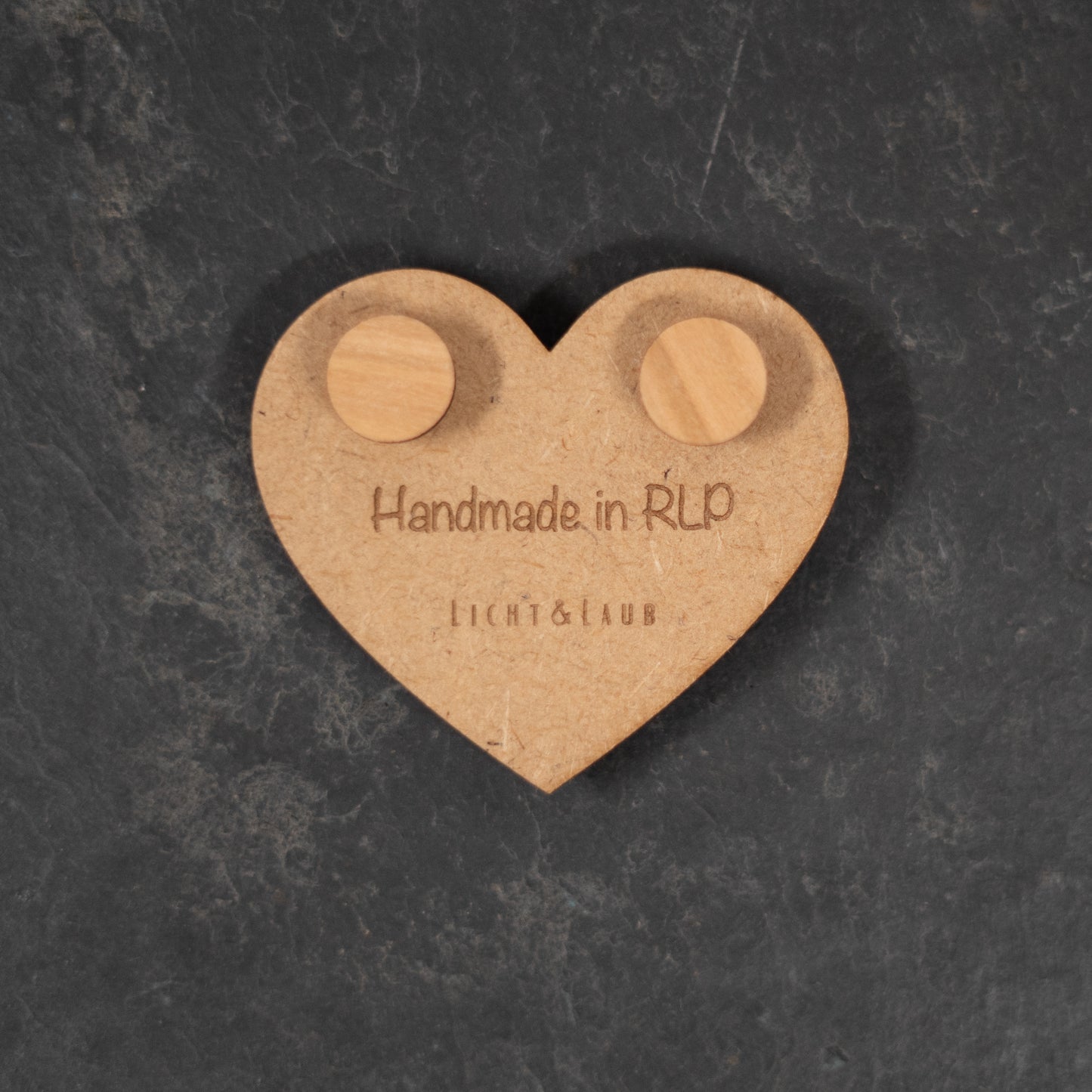 Sphere – Runde Ohrstecker aus Holz – Kirschholz