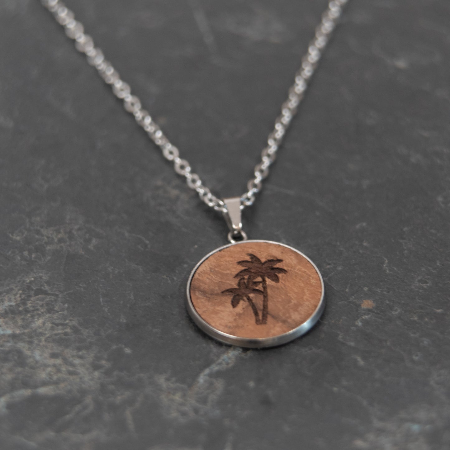 Palms – Halskette aus Holz – Nussbaum