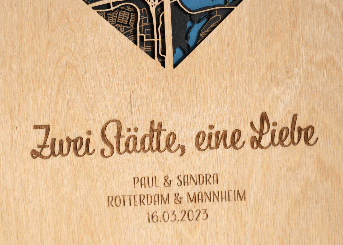 Zwei Städte, eine Liebe – Stadtplan aus Holz ❤️❤️ – 30x40 cm Herz – Hochzeitstag Geschenk