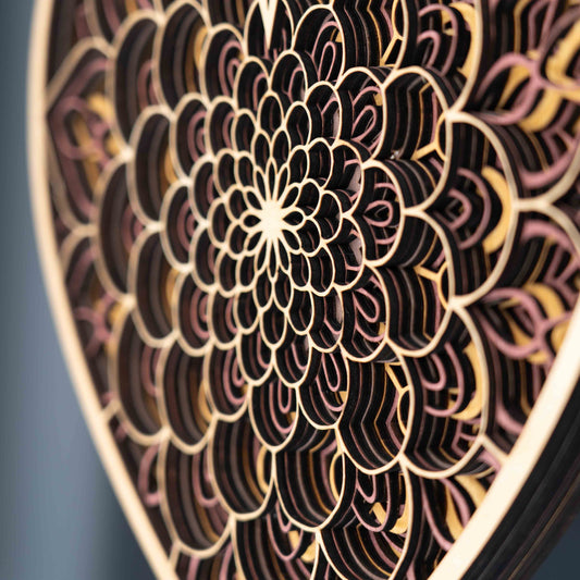 Herz-Mandala Wandbild aus Holz – 3D Design aus Birke Multiplex (33×29 cm)