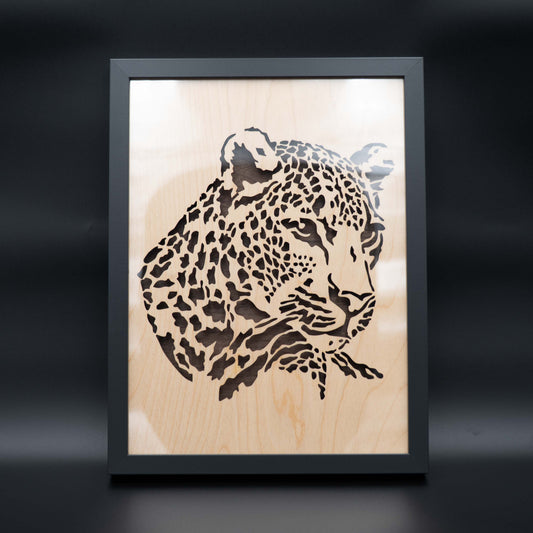 Leopard 3D Wandbild aus Holz – Birke & Nussbaum mit Schatteneffekt (32×42 cm)