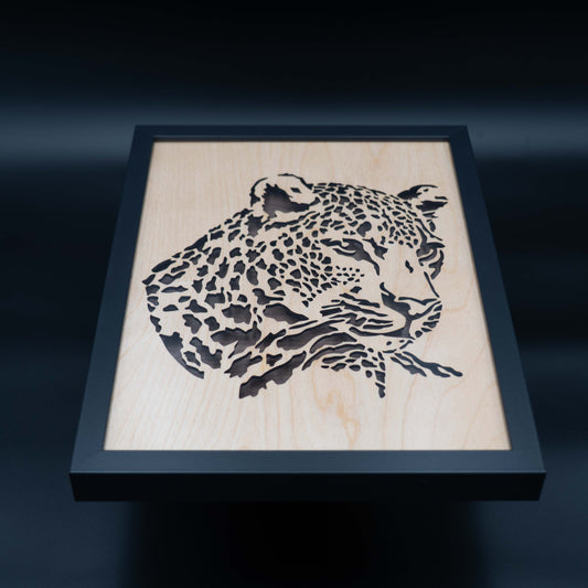 Leopard 3D Wandbild aus Holz – Birke & Nussbaum mit Schatteneffekt (32×42 cm)