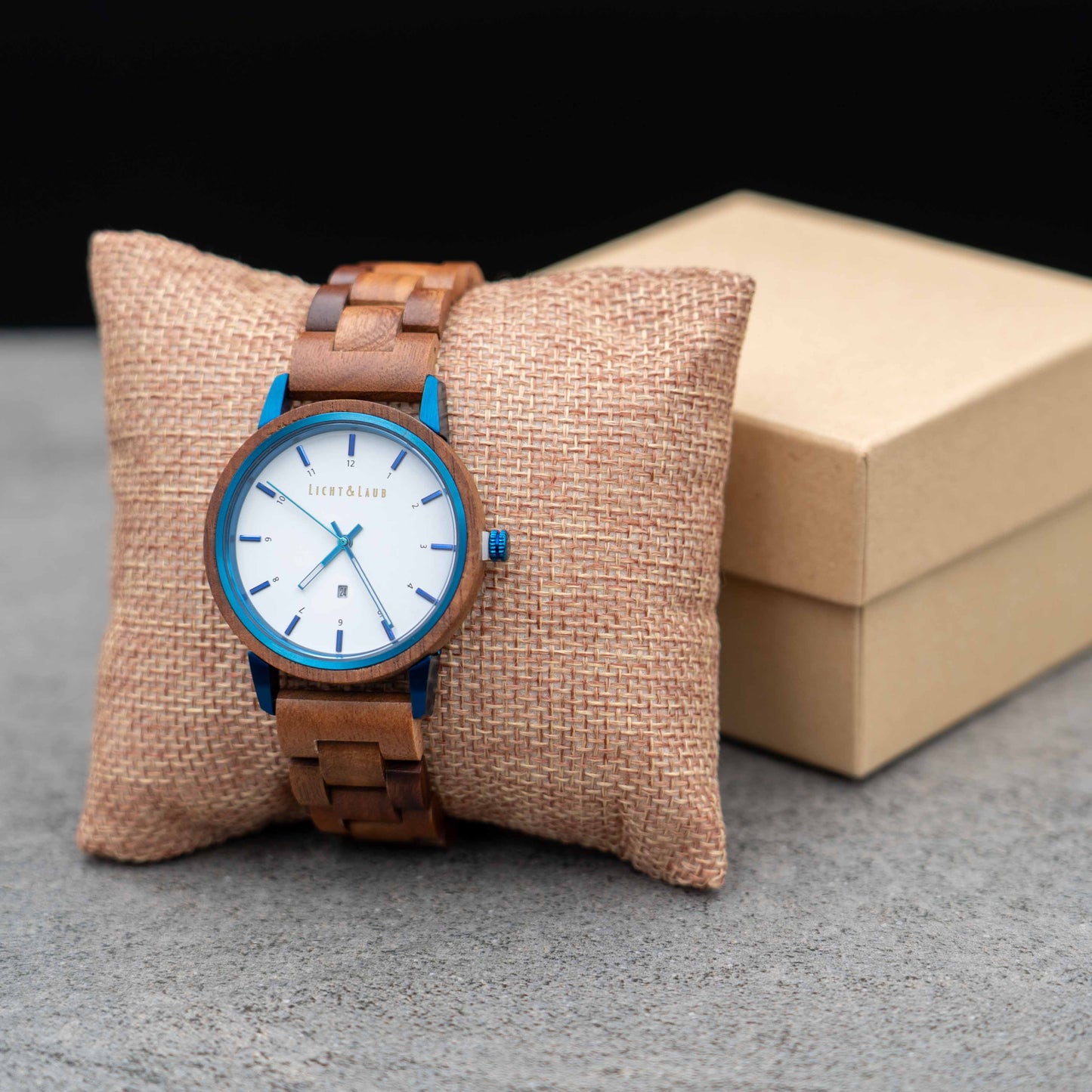 San Sebastian Holzuhr