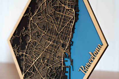 Barcelona Stadtplan aus Holz – 29 x 33 cm Sechseck/Hexagon