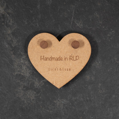 Sphere – Runde Ohrstecker aus Holz – Nussbaum