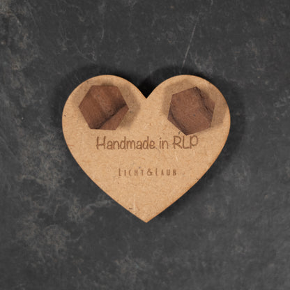 Horizon – Sechseckige Holz Ohrstecker – Nussbaum