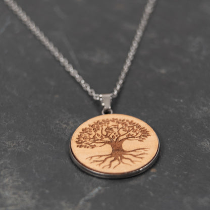 Baum des Lebens – Halskette aus Holz – Kirschholz