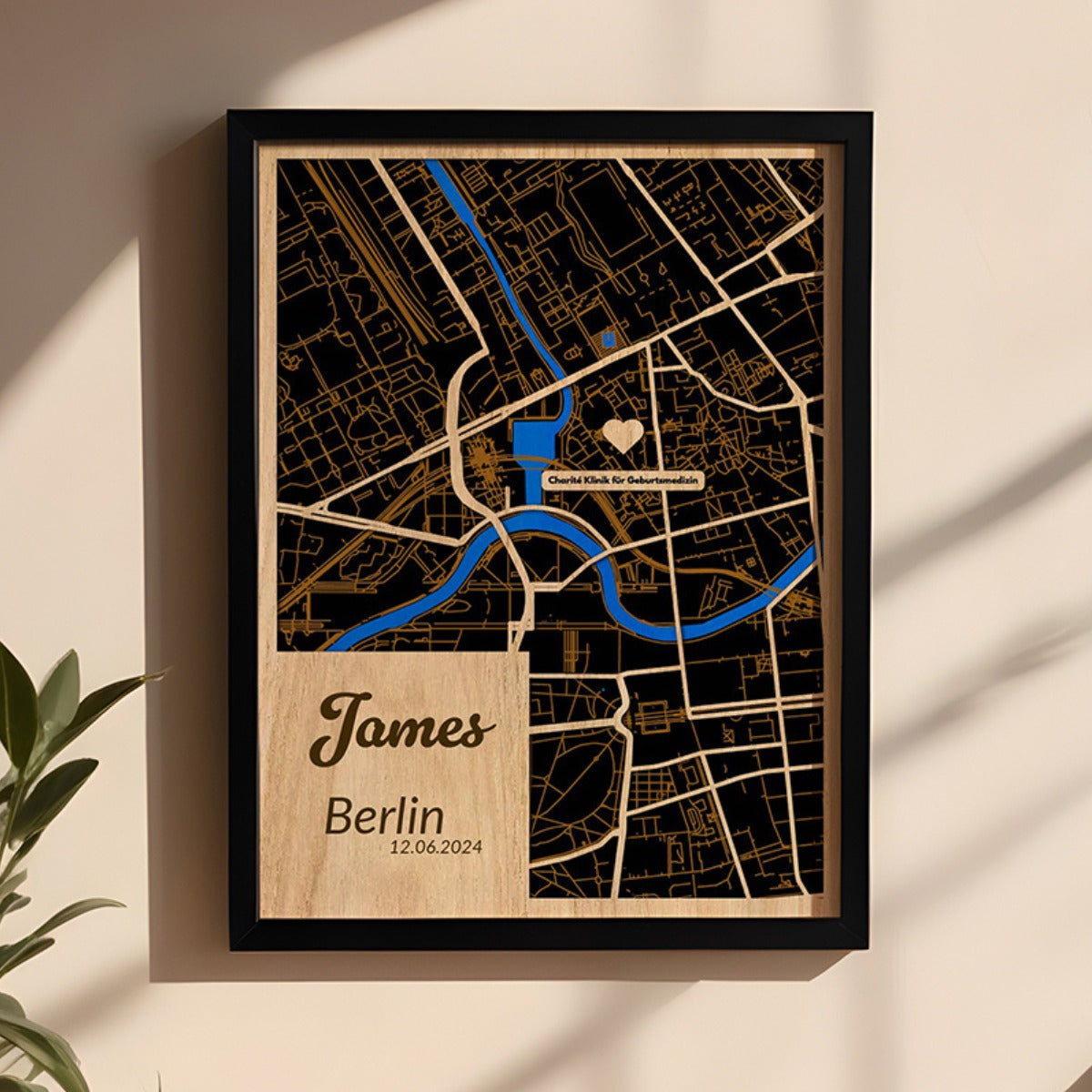 Personalisiertes Babygeschenk zur Geburt – Stadtplan aus Holz