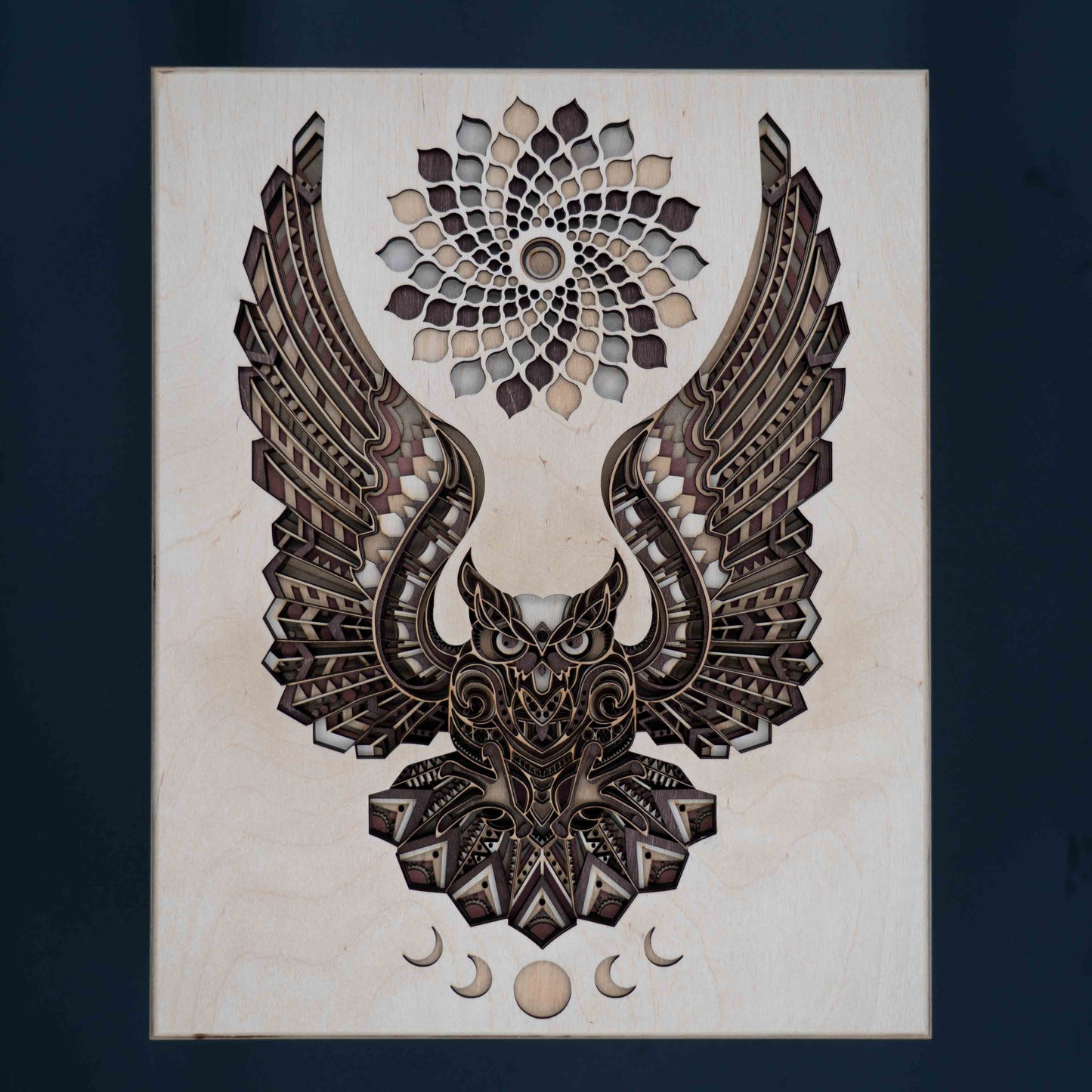 Eulen-Mandala Wandbild aus Holz – 3D Design aus Birke Multiplex (36×29 cm)