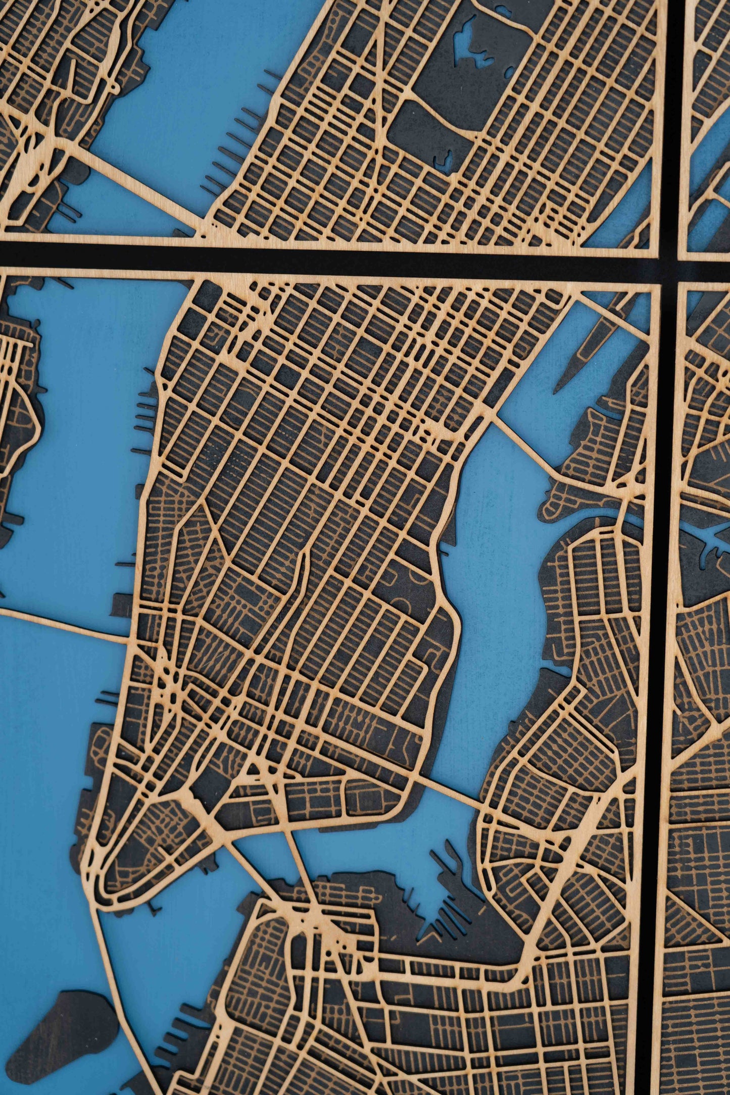 New York City Holz-Stadtplan – 4-teiliges 3D Wandbild (Gesamtgröße 58 × 82 cm)