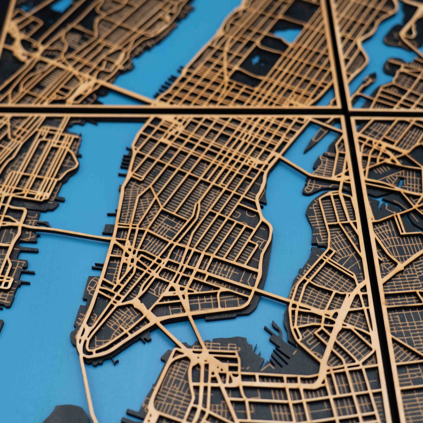 New York City Holz-Stadtplan – 4-teiliges 3D Wandbild (Gesamtgröße 58 × 82 cm)